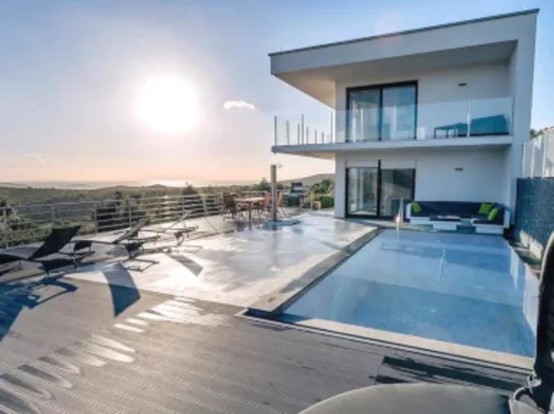 BORA24: Real estate